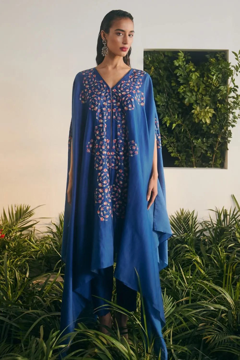 Alyaa Cape Set