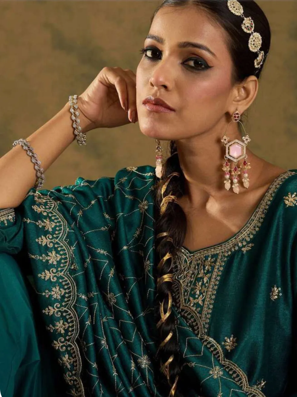 Floral Embroidered Thread Work Kurta Set