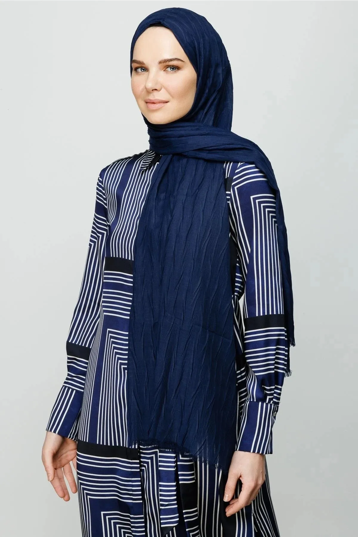 Navyblue Pleated Bamboo Hijab