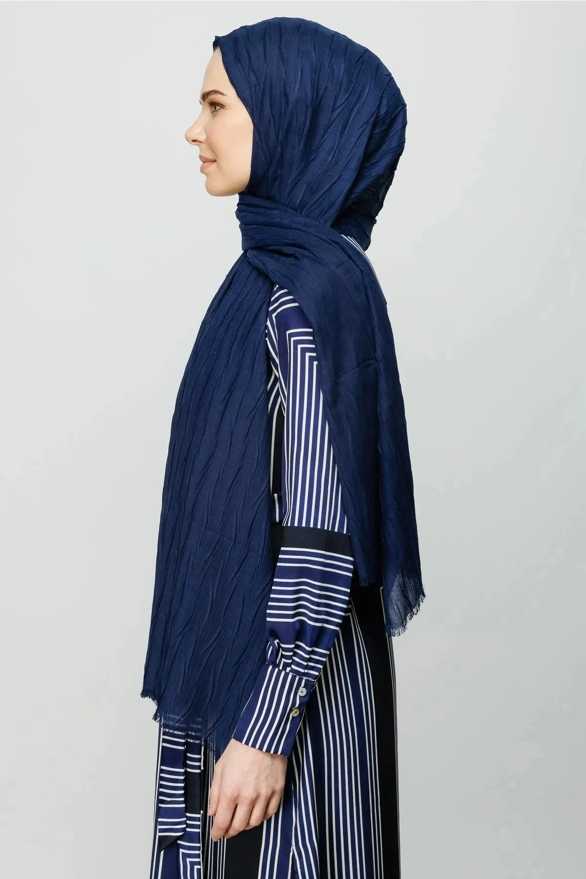 Navyblue Pleated Bamboo Hijab